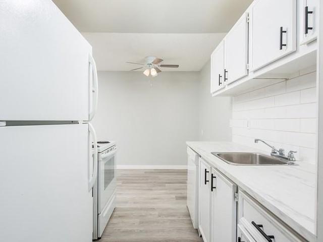 Kirkwood Place 2 Bedroom Apartment for Rent at 401 Kirkness Rd Nw, Edmonton, AB T5Y 2J3 Kirkness