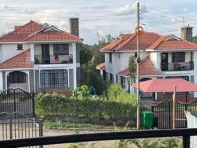Kiserian rd 100 metres from the tarmac are these spectacular 4 bedroom