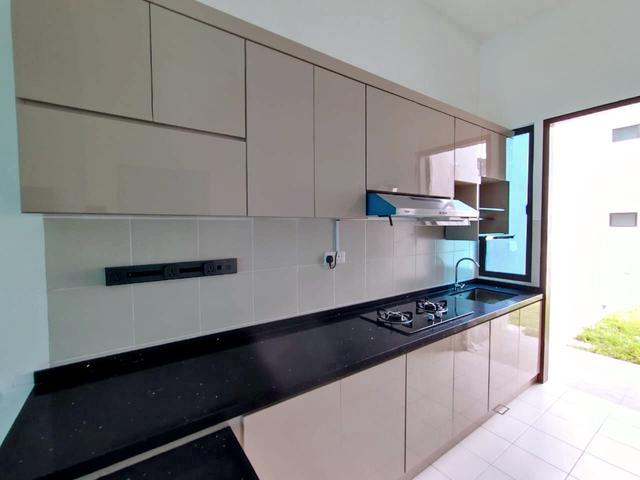 KITCHEN CABINET2 Storey ARIA ALAM IMPIAN With AIRCOND Spacious
