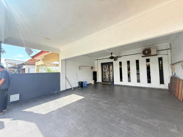 Kitchen cabinet airconds fridge 2 Storey House Kundang Jaya