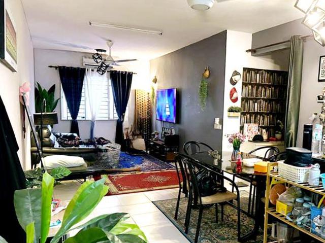 KITCHEN CABINETPangsapuri DE BAYU Very Well Maintain Unit