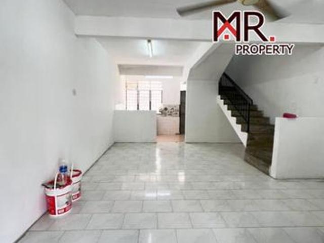 KITCHEN EXTENDED 3 Storey Terrace House Taman Bandar Baru FOR SALE