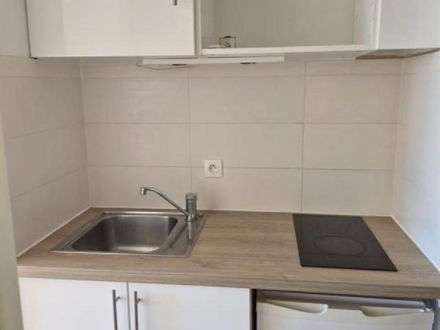 Kitchenette rénovée en 2015