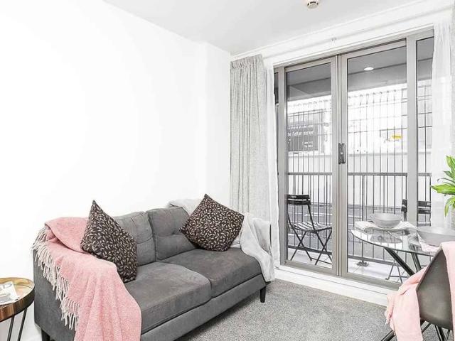 Kiwi on Queen 1 Bedroom