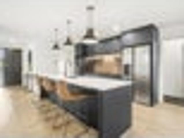 Kiwi Design & Build, 5 beds & 2 Ensuites!