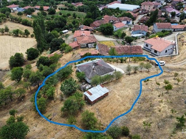 KIZIL KÖYÜMÜZDE SATLIK KÖY EVİ VE BAHÇE