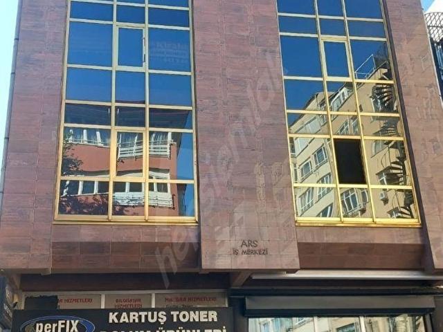 KIZILAY MERKEZDE BAKIMLI BAĞIMSIZ MUTFAKLI OFİS