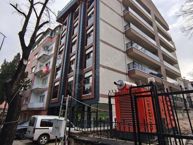 KIZILAY TUNA CAD. HARİKA KONUM 1+1 DAİRE *KAPALI OTOPARKLI