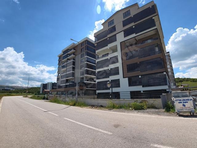 KIZILCIKLI'DA DOĞA MANZARALI KİRALIK 3+1 DAİRE