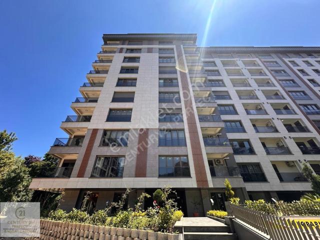 Koşuyolu Validebağ Sitesi Yüksek Katta 3+1 Balkonlu Sıfır Daire
