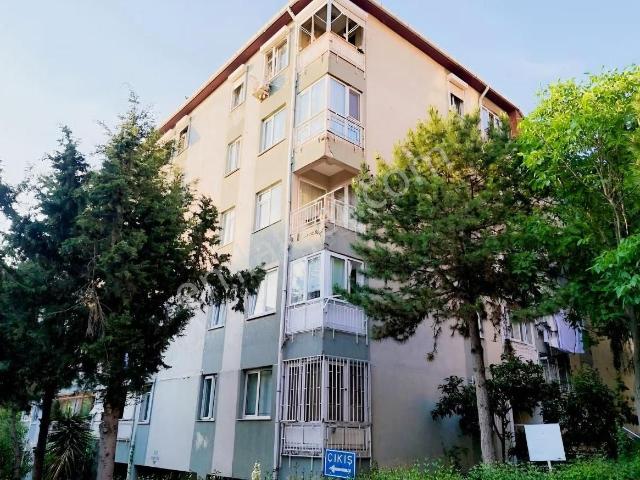 Koşuyolu Murat Sitesi'nde 2+1 Satılık Köşe Daire