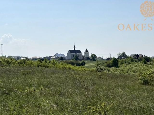 Kościelna 24 300 m², Obice