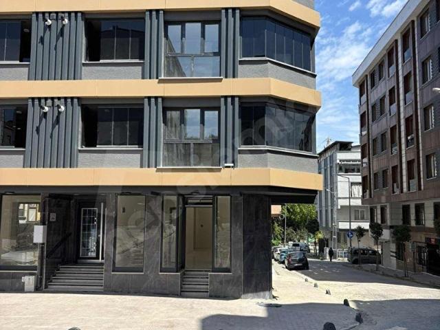 KÖŞE BAŞI DÜZ GİRİŞ SIFIR BİNA 60M2 KİRALIK DEPO