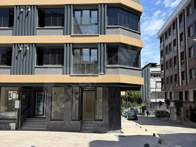 KÖŞE BAŞI DÜZ GİRİŞ SIFIR BİNA 60M2 KİRALIK DEPO