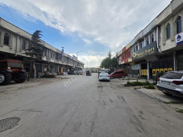Kombassan Dükkanlarında Satılık 240 M² Dükkan
