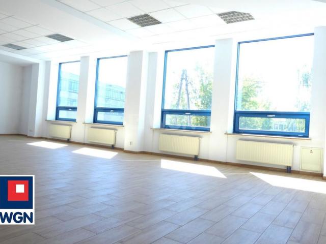 Komercyjne biuro na wynajem, Częstochowa, Kawia
