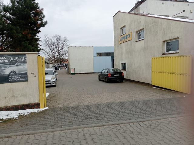 Komercyjne hala na sprzedaż, Składowa