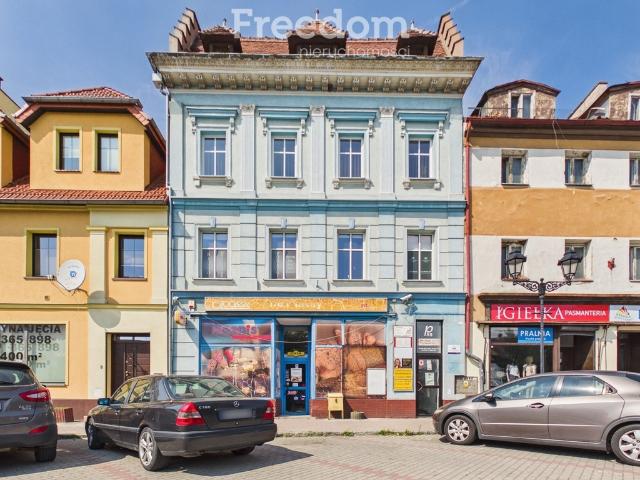 Komercyjne lokal na sprzedaż, Rynek