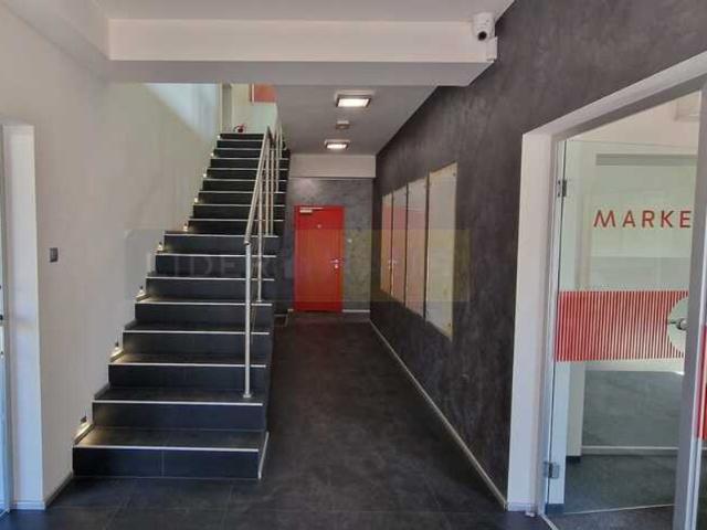 Komercyjne magazyn na wynajem