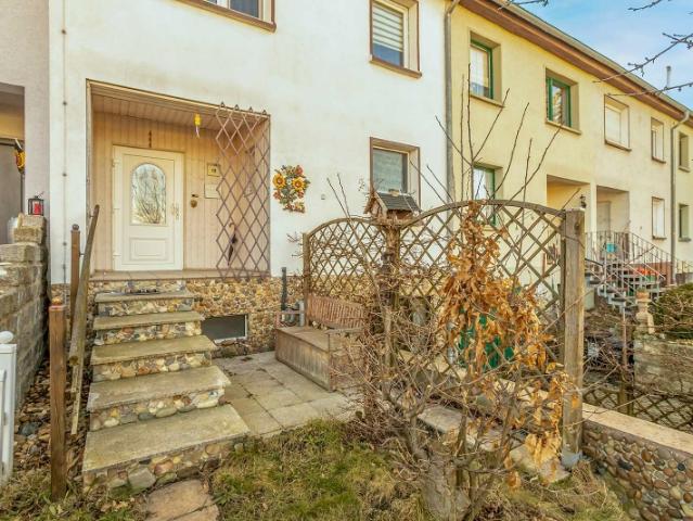 Komfortables Reihenhaus mit EBK, Sauna, Wintergarten & Garten in Großenhain