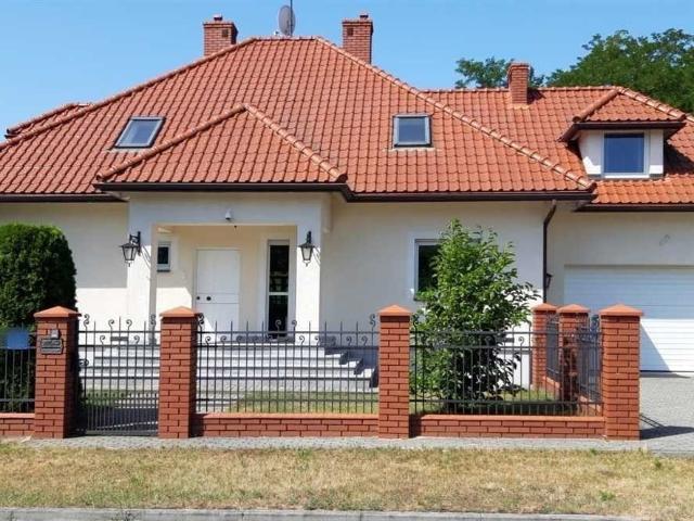 Komfortowy dom 198 m2 z ogrodem, blisko lasu i centrum