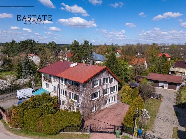 Komfortowy dom 240 m² z funkcjonalnym układem i naturalnymi materiałami