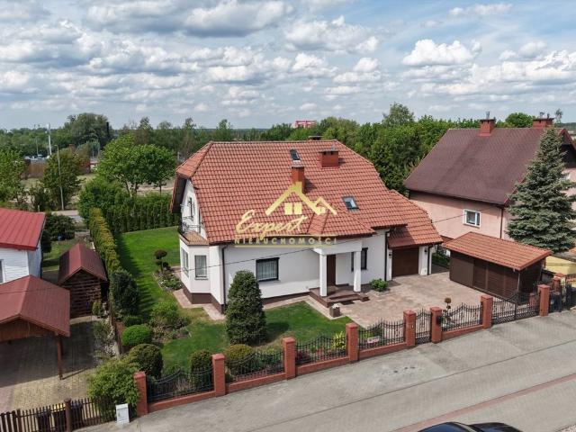 Komfortowy dom wolnostojący z garażem, 5 pokoi, ogród