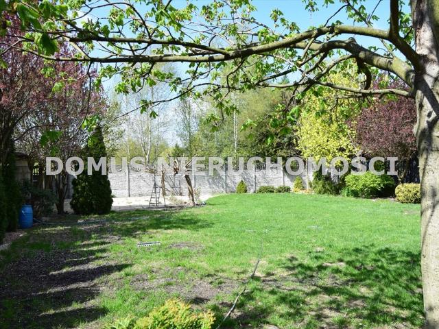 Komfortowy dom dwurodzinny 320 m2 z garażem i ogrodem