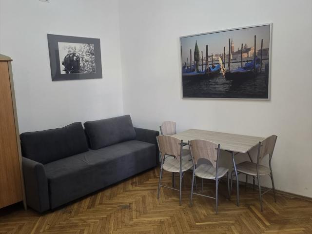 Komfortowa kawalerka po remoncie, blisko metra i atrakcji