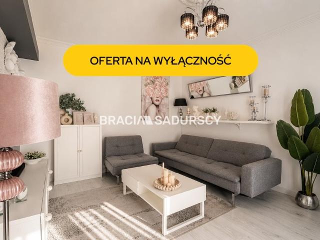 Do sprzedania komfortowe 2 pokoje z balkonem, garażem i komórką
