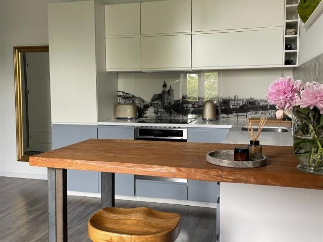 Do sprzedania komfortowe 2 pokojowe mieszkanie 34 m² w Podgórzu