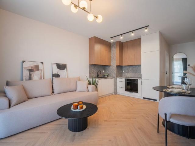 Komfortowe 2 pokojowe mieszkanie z dużym balkonem 8 m²