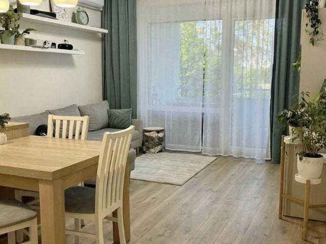 Komfortowe 3 pokoje z dwoma ogrodami, garażem i komórką