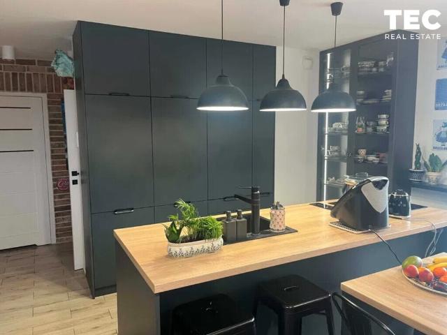 Komfortowe 50 m² z ogródkami, jacuzzi i pełnym wyposażeniem
