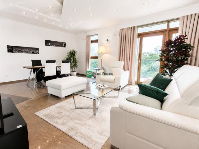 Komfortowe 65m2 apartament z windą i garażem w Śródmieściu