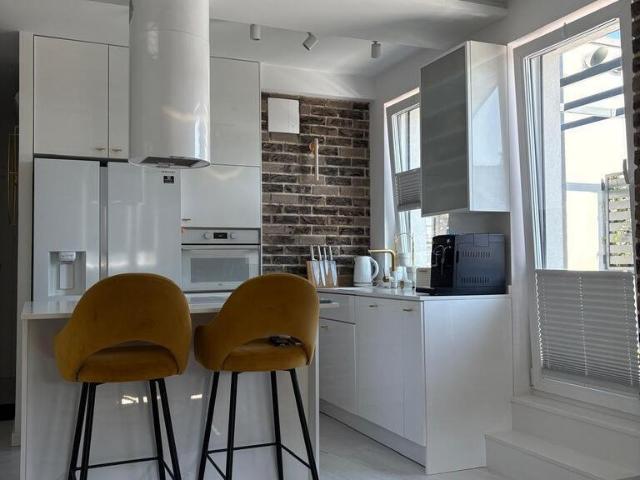 Do sprzedania komfortowe mieszkanie 63 m² z tarasem i biokominkiem