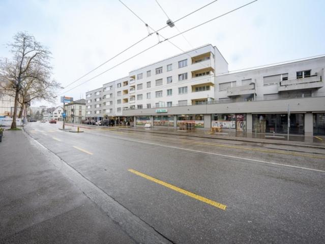 kompakt und citynah 2.5 Zimmerwohnung beim Silberturm