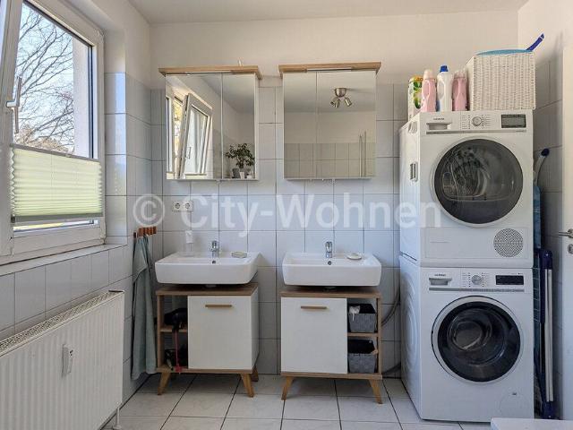 Komplett möblierte 4 Zimmer Wohnung mit Gemeinschaftsgarten in Hamburg Stellingen