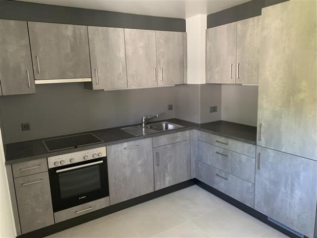 KOMPLETT RENOVIERT – Rue de l'Eclair 16, Wohnung 3. Stock Ost