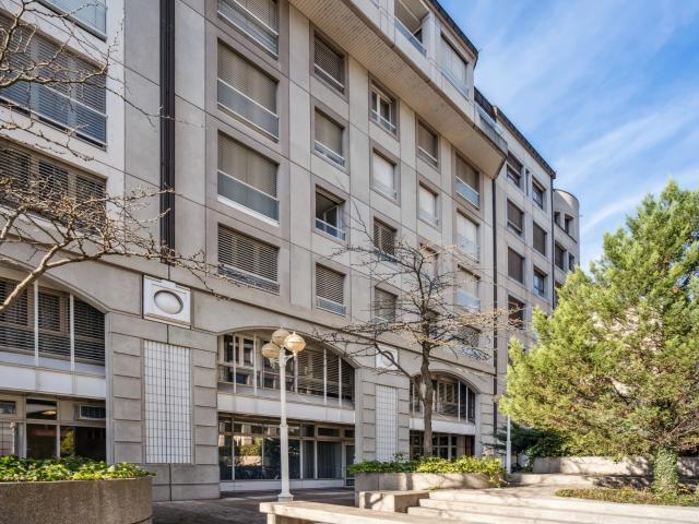 Komplett renovierte Penthouse Büros mit 2 Terrassen