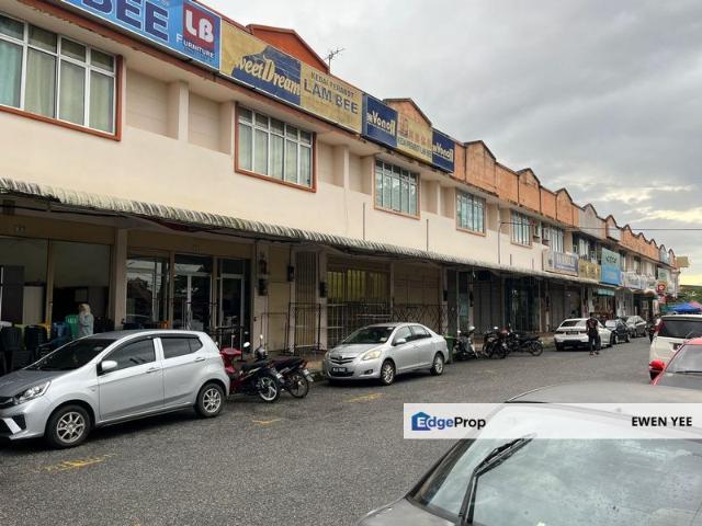 Kompleks Perniagaan Langgar