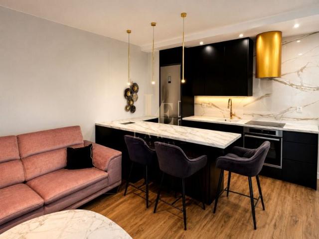 Komputerowa 64 m², Warszawa
