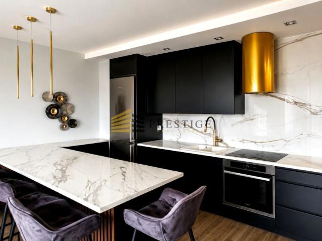 Komputerowa 64 m², Warszawa