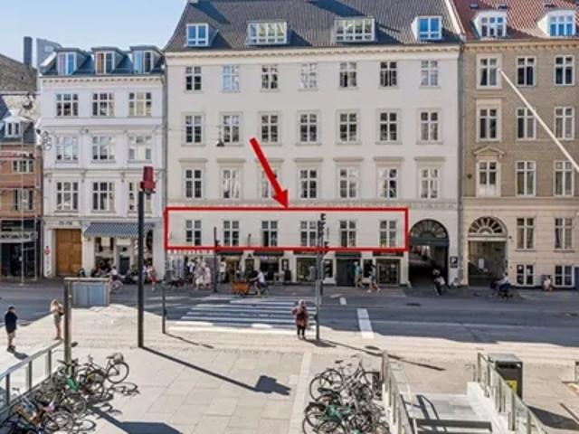 KONTOR MED UNIK BELIGGENHED