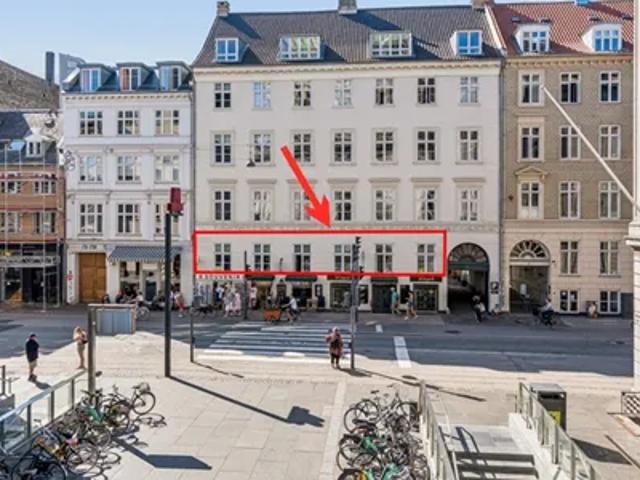 KONTOR MED UNIK BELIGGENHED