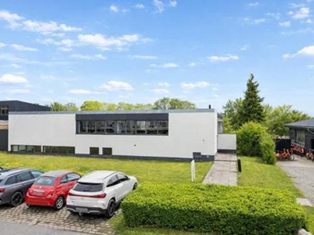 KONTORDOMICIL MED MULIGHED FOR LAGER OG PRODUKTION