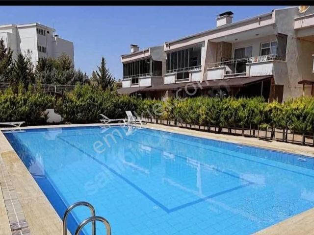 Konumdan Villa Tipi 3+1 Havuzlu Sitede Satılık Daire
