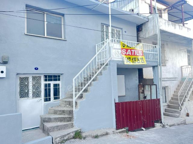 Konumevden Karabağlar Peker Mahallesinde Satılık 2 Katlı Müstakil Ev