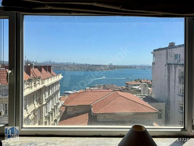 KONUT REALTY Gümüşsuyu İnönü Caddesi'nde Deniz Manzaralı Ofis