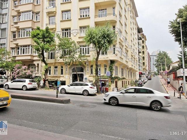 KONUT REALTY Gümüşsuyu'nda Ankara Palas'ta 280 m Kiralık Ofis